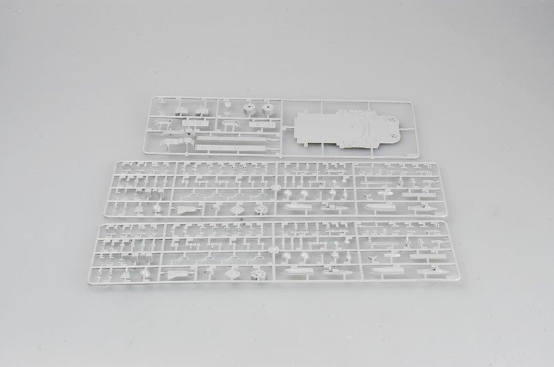 Trumpeter 04520 Russian Cruiser Admiral Ushakov (ex-Kirov) 1/350 – obrázek 4
