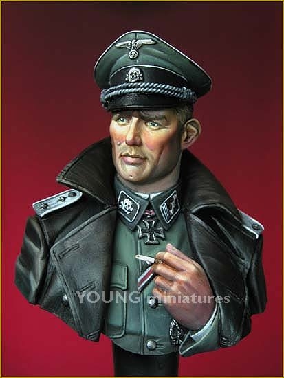 Young Miniatures YM1811 SS TOTENKOPF OFFICER WWII 1/10 – image 4