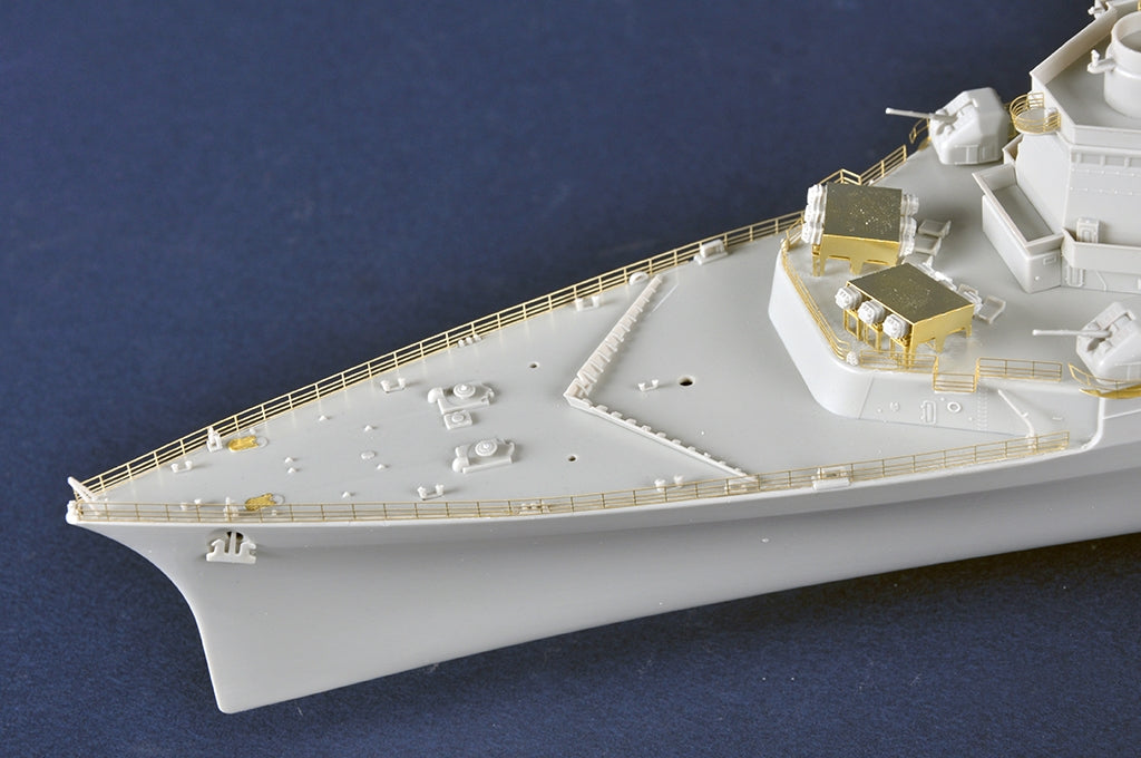 Trumpeter 05635 French Navy Helicopter Cruiser Jeanne dArc 2008 1/350 – image 10