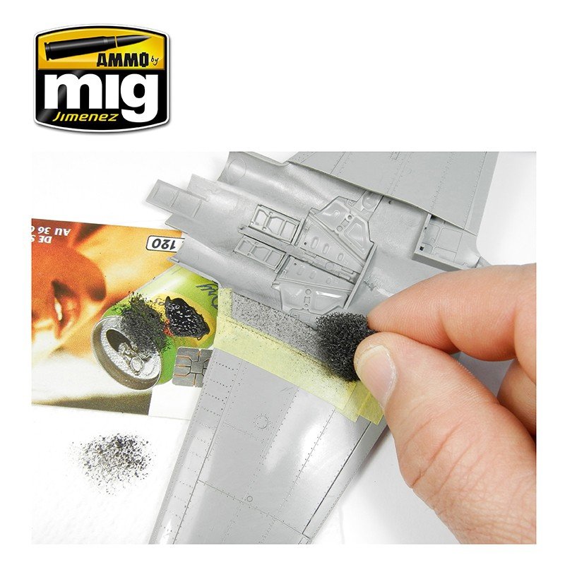 Pâte antidérapante Ammo of Mig 2034 - Couleur noire pour maquettes 1/72 et 1/48  – image 9