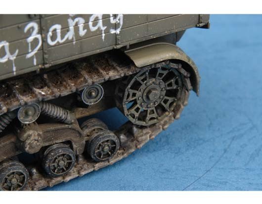 Trumpeter 01573 Voroshilovets Tractor 1/35 – image 7