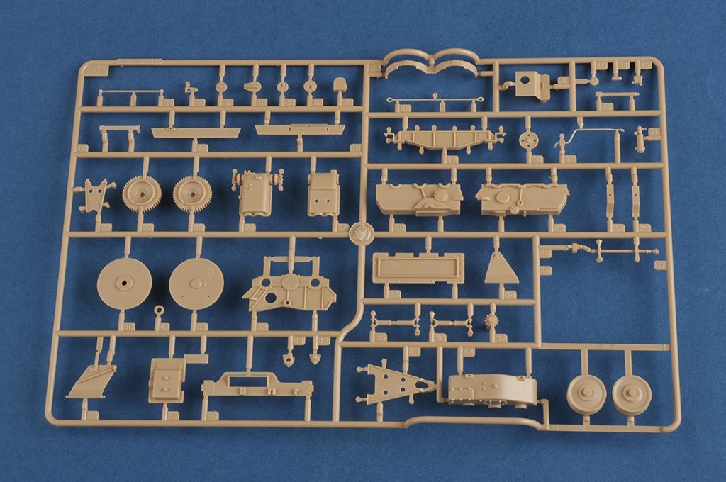 Hobby Boss 84554 German Sd.Kfz.179 Bergepanther Ausf.G Late Version 1/35 – image 8