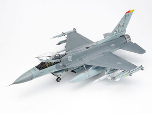 Tamiya 61098 F-16CJ Fighting Falcon 1/48