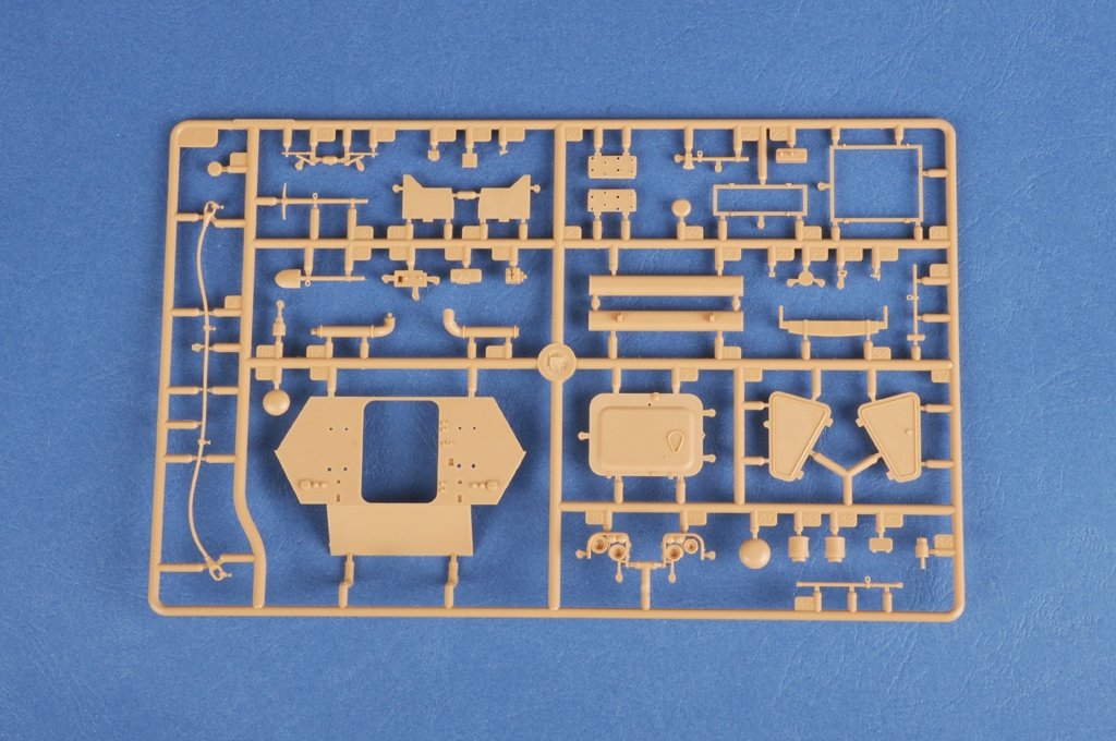 Hobby Boss 82488 WZ550 w/ AFT-9 AT Missile Launcher 1/35 – obrázek 5