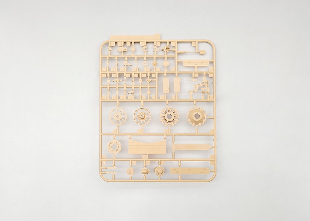 Amusing Hobby 35A042 FV221 Caernarvon British Heavy Tank 1/35 – Bild 8