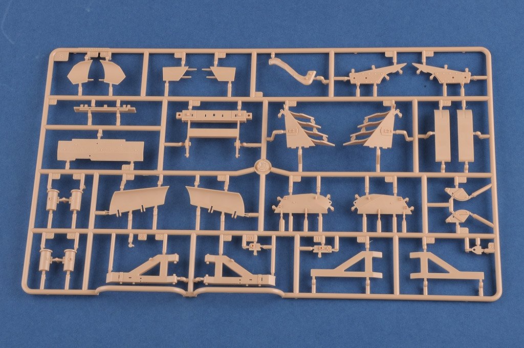 Hobby Boss 84557 Leopard C2 MEXAS with TWMP Track Width Mine Plow 1/35 – Bild 14