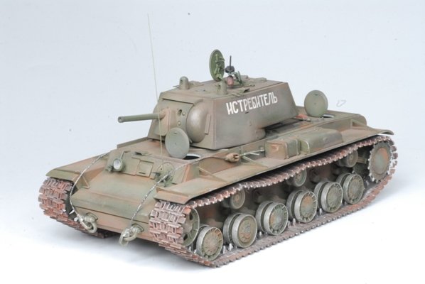 Zvezda 3539 KV-1 Soviet Heavy Tank 1/35 – obrázek 4