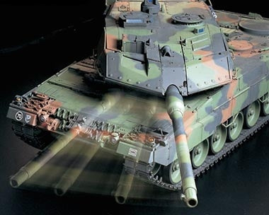 Tamiya 56020 R/C Leopard 2 A6 Main Battle Tank Full-Option Kit 1/16 – image 5