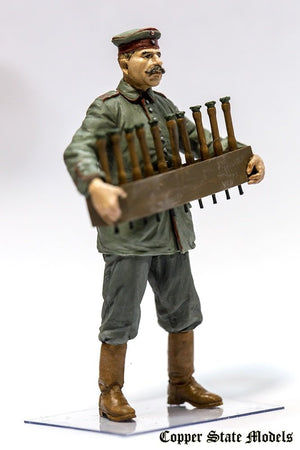 Copper State Models F32-004 German aerodrome personnel with grenades crate 1/32 – Bild 5