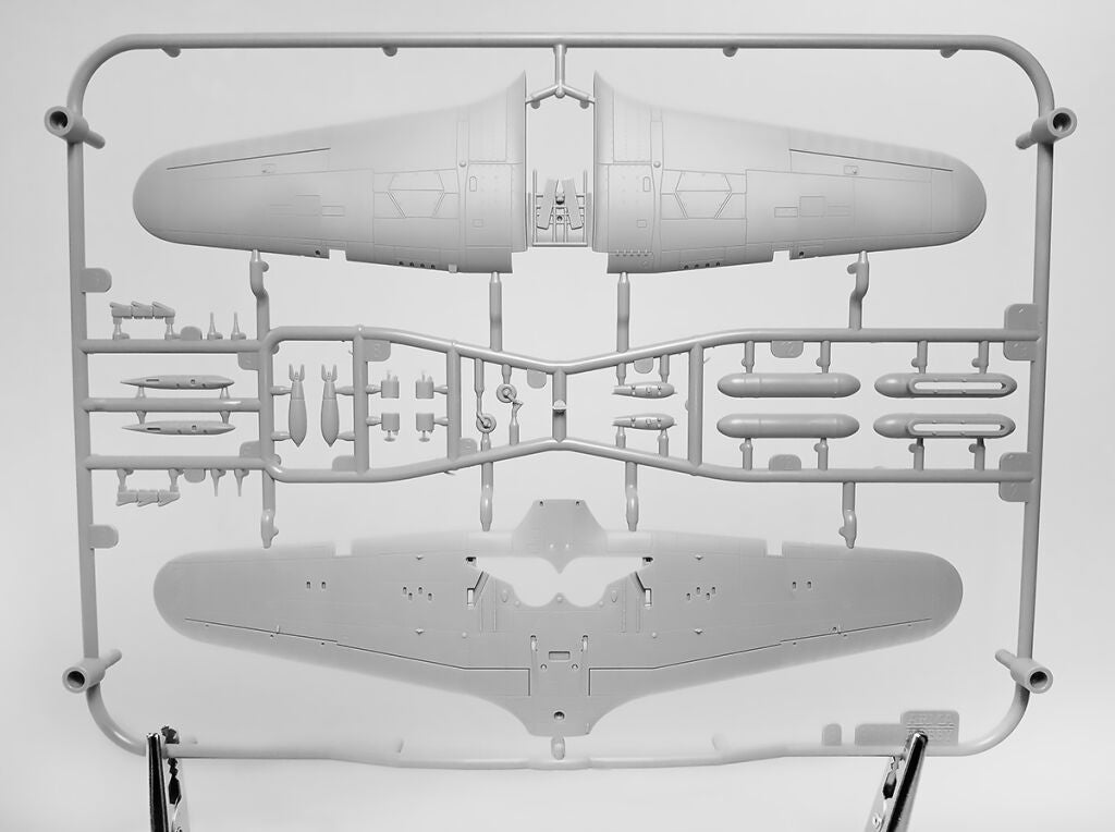 Arma Hobby 70045 Hurricane Mk II A/B/C Eastern Front Deluxe Set 1/72 – imagen 19