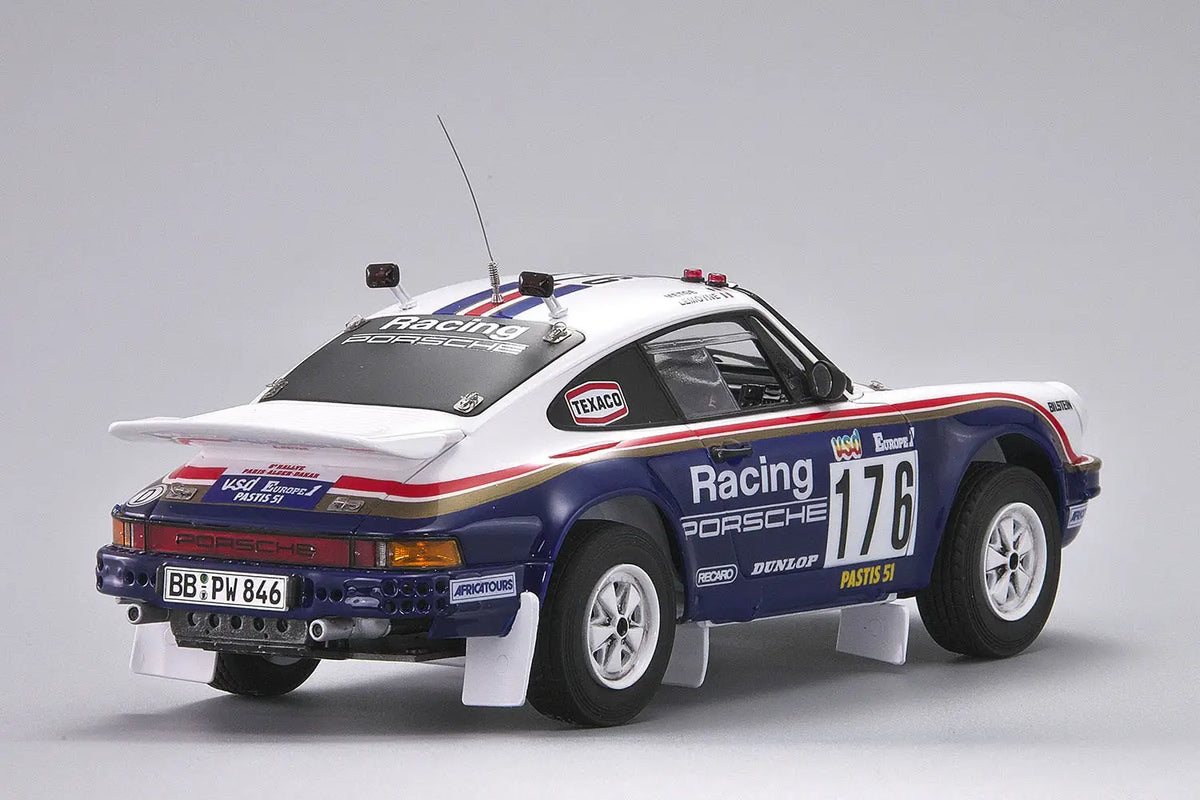 Beemax 24038 Porsche 911 Carrera 3.2 4x4 (Type 953) Paris-Dakar Winner 1984 1/24 – obrázek 3