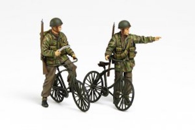 Tamiya 35333 British Paratroopers Set w/Bicycles 1/35 – image 3