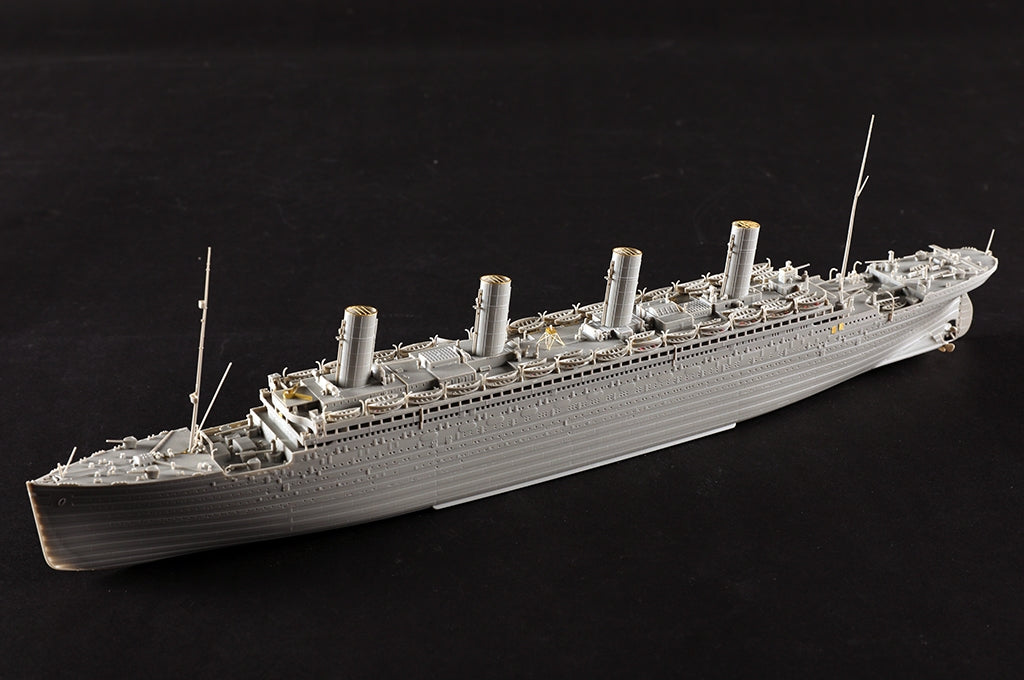 Hobby Boss 83421 Olympic 1/700 – image 11