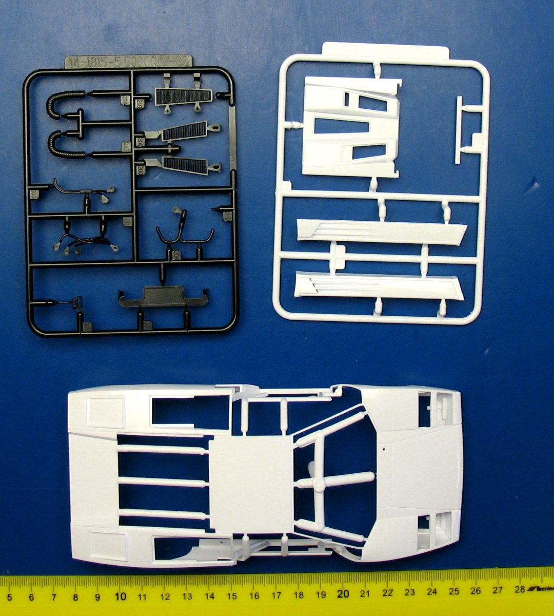 Aoshima 01155 LAMBORGHINI COUNTACH 5000 QUATTROVALVOLE INJECTION Ver(Overseas) 1/24 – image 4