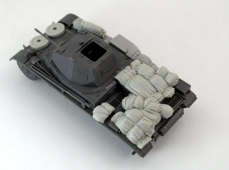 Panzer Art RE35-484 Stowage set for Pz.Kpfw II (early versions) 1/35 – Bild 3