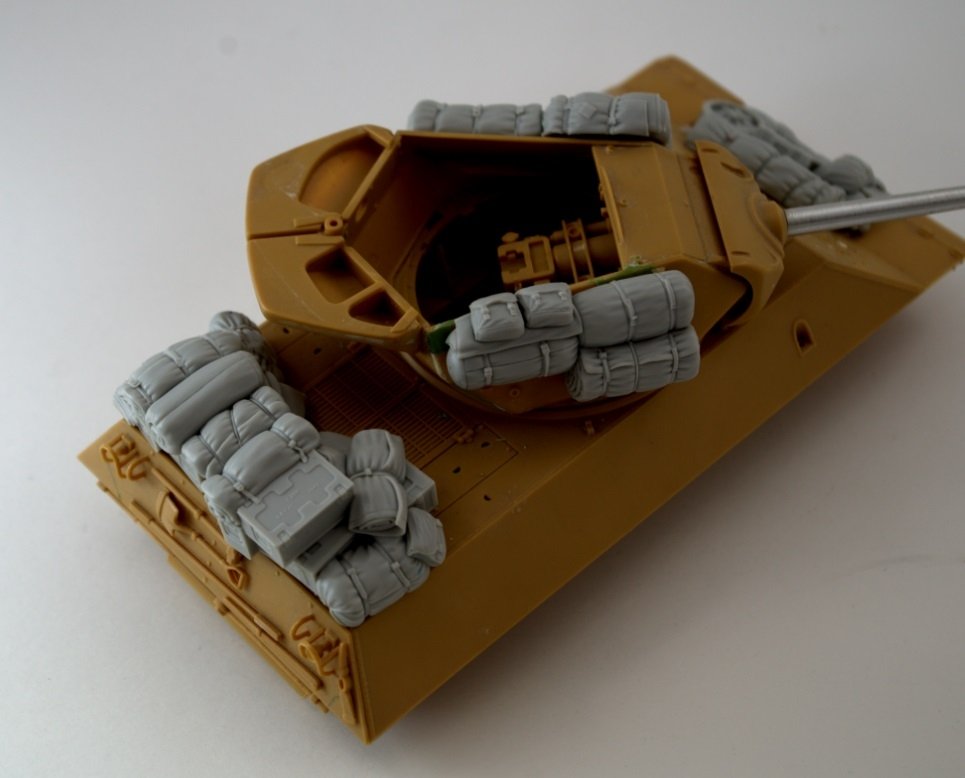Panzer Art RE35-601 Stowage set for M10 “Wolverine” 1/35 – image 5