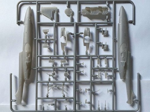 Arma Hobby 70003 TS-11 Iskra bis DF - Expert set 1/72 – obrázek 2