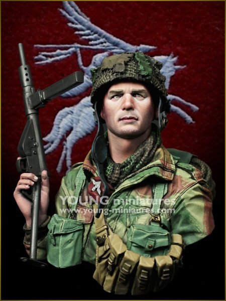 Young Miniatures SL005 WWII BRITISH COUPLE - Red Devil