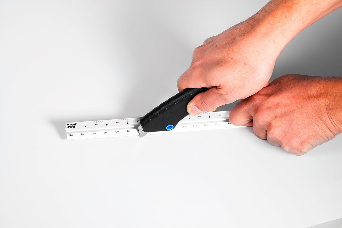 AK Interactive AK9049 METALLIC MULTI SCALE TRIANGULAR RULER – Bild 3