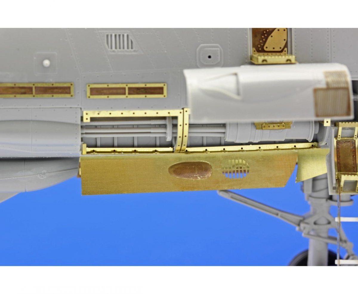 Eduard 32310 F-14D undercarriage 1/32 TRUMPETER – image 4