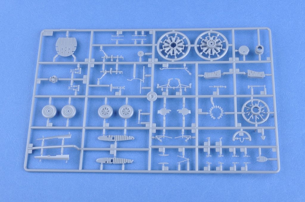 Hobby Boss 80392 F4U-7 Corsair 1/48 – image 8