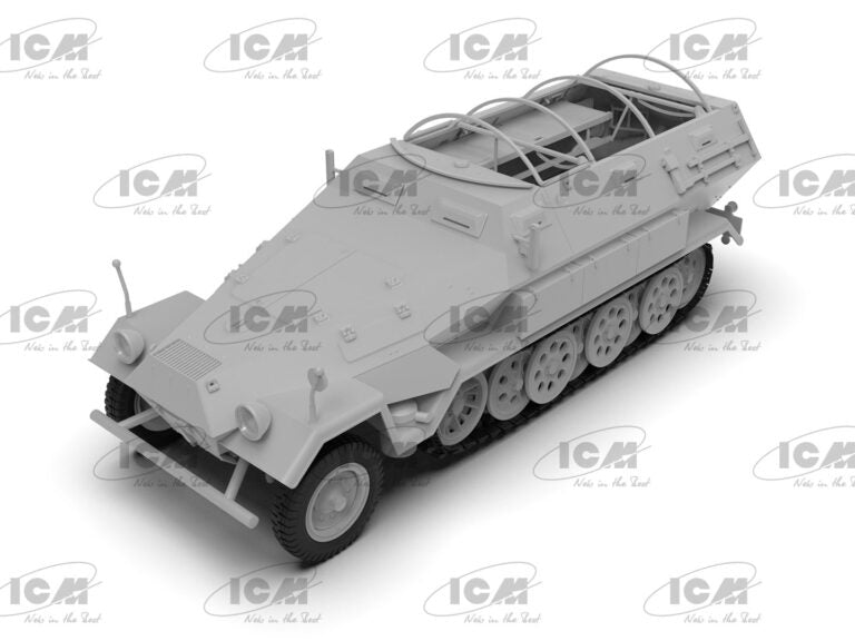 ICM 35113 Krankenpanzerwagen Sd.Kfz. 251/8 Ausf А, livery variant for the Eastern Front, 1941-42 1/35 – image 2