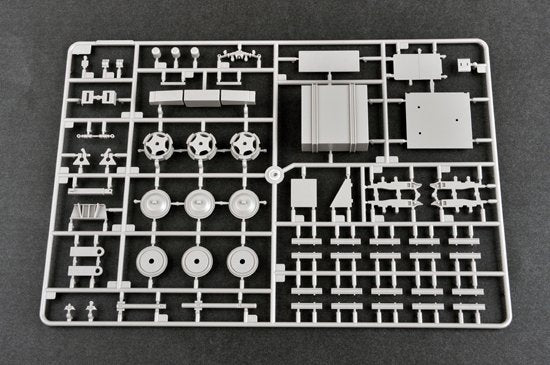 Trumpeter 01015 M915 Tractor with M872 Flatbed trailer / 40FT Container 1/35 – image 4
