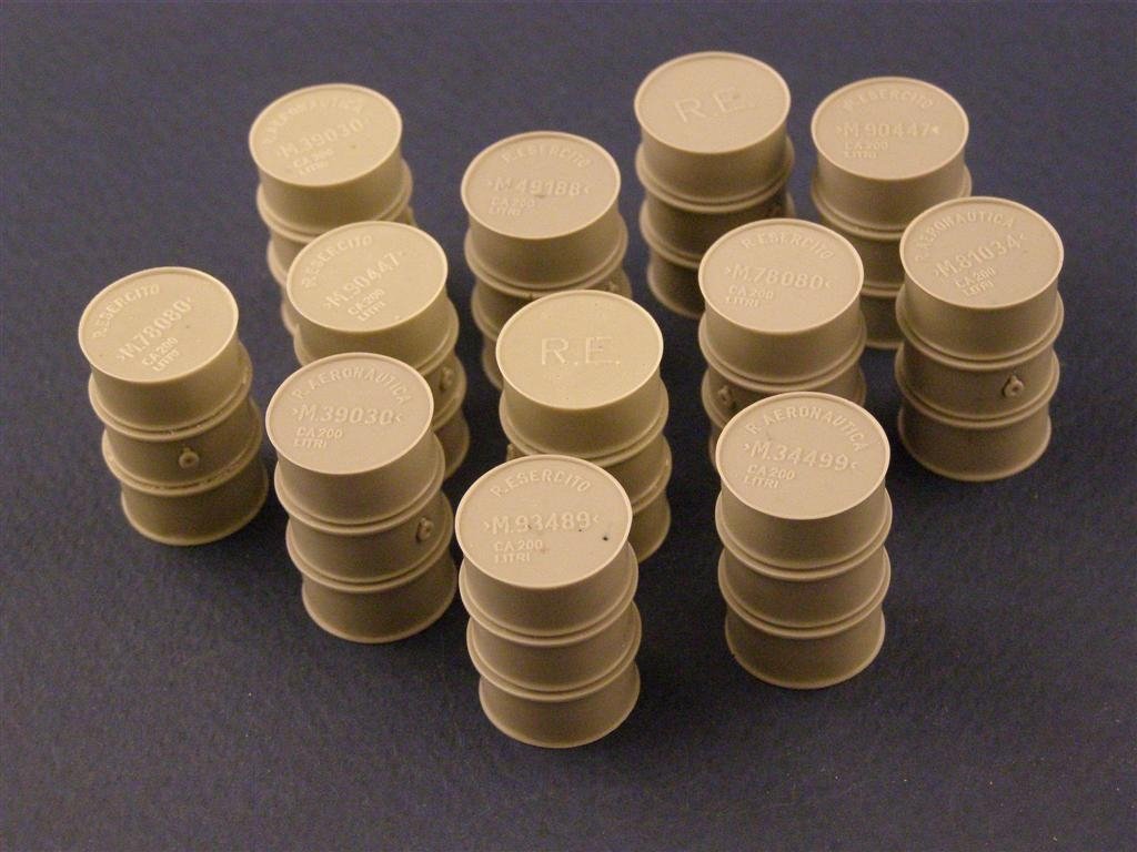 Panzer Art RE35-035 WWII Italian fuel drums (200L) 1/35 – obrázek 2