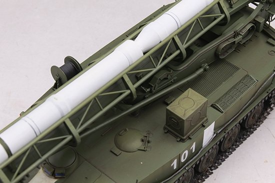 Trumpeter 09545 2P16 Launcher with Missile of 2k6 Luna (FROG-5) 1/35 – obrázek 10