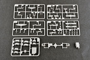 Trumpeter 05628 German Navy Aircraft Carrier DKM Peter Strasser 1/350 – obrázek 6