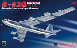 Modelcollect UA72207 B-52G early type USAF stratofortress strategic bomber Broken Arrow 1966, with B-28 Nuclear bomb (1/72)