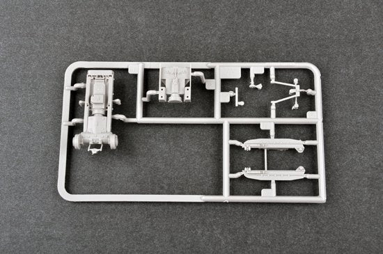 Trumpeter 07112 Russian ChTZ S-65 Tractor 1/72 – imagen 3