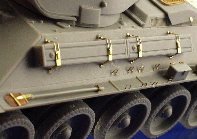 Eduard 35723 T-34/76 Model 1940 1/35 Dragon – image 7