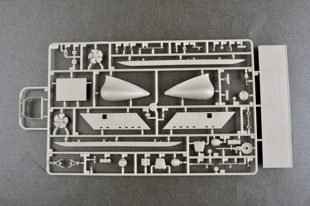 Trumpeter 03620 Chinese Navy Type 055 guided missile destroyer 1/200 – image 9