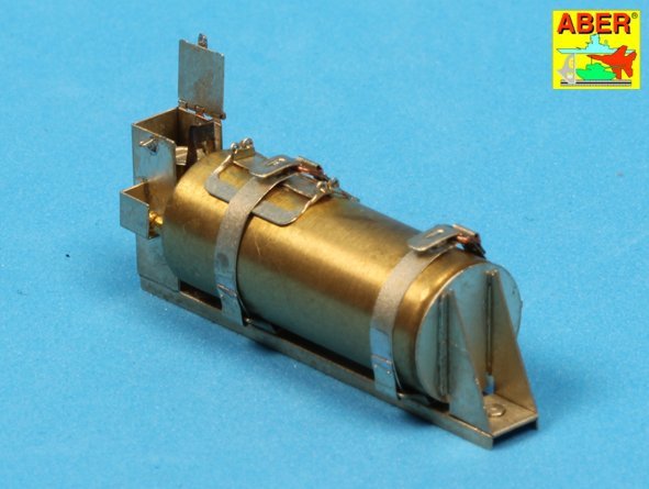 Aber 16027 Fire extinguisher with brackets used on German tanks, assault guns and other vehicles 1/16 – image 11