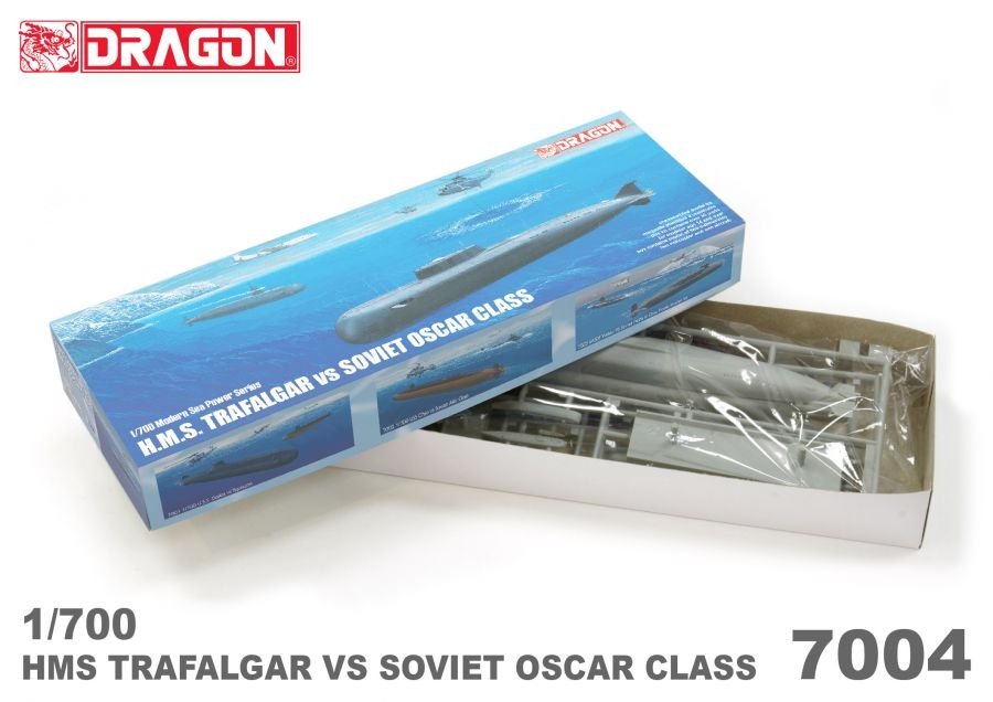Dragon 7004 HMS Trafalgar vs Soviet Oscar 1/700