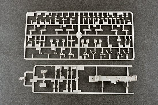Trumpeter 06710 German Navy Aircraft Carrier DKM Peter Strasser 1/700 – image 8