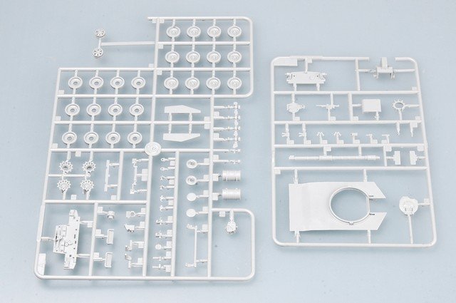 Trumpeter 07214 Challenger II MBT 1/72 – image 4