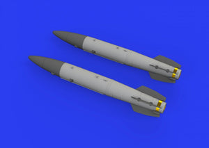 Eduard 648460 B43-1 Nuclear Weapon w/ SC43-3/ -6 tail assembly 1/48 – image 2