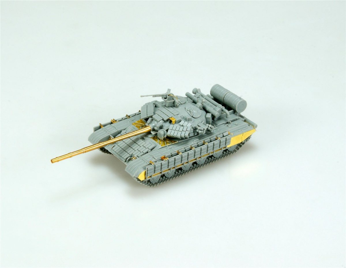 Modelcollect UA72059 T-64AV Main Battle Tank 1/72 – image 3