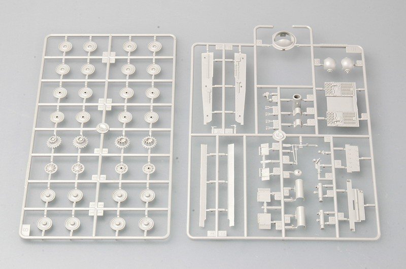 Trumpeter 07247 Sturmtiger (Late Production) 1/72 – image 5
