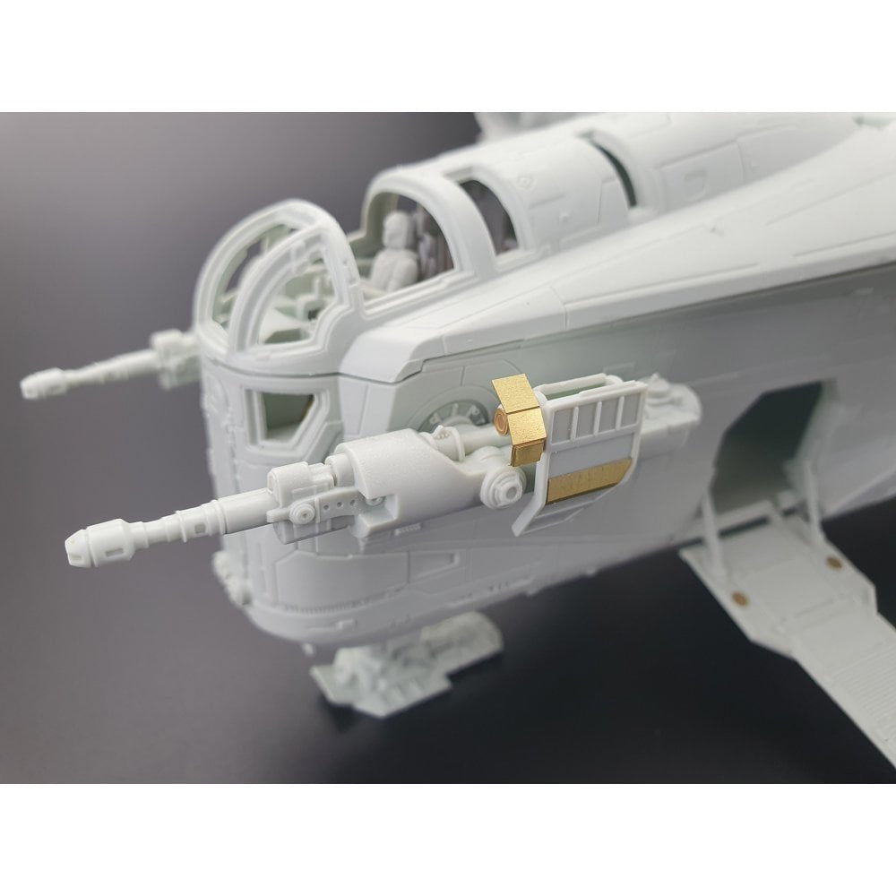 Revell 06788 The Mandalorian: Razor Crest Platinum Edition 1/72 – image 7