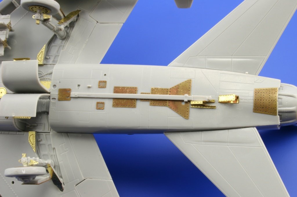 Eduard 73363 F-100C S. A. 1/72 TRUMPETER – zdjęcie 11