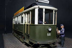 Miniart 38009 Tramway européen - Straßenbahn-Triebwagen 641 avec équipage et passagers 1/35  – image 5
