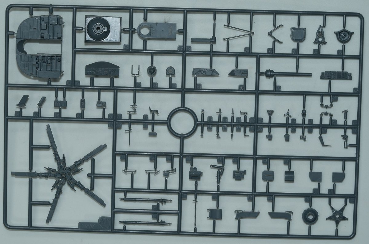 AMK 88010 Mi-17 Hip Early 1/48 – obrázek 5