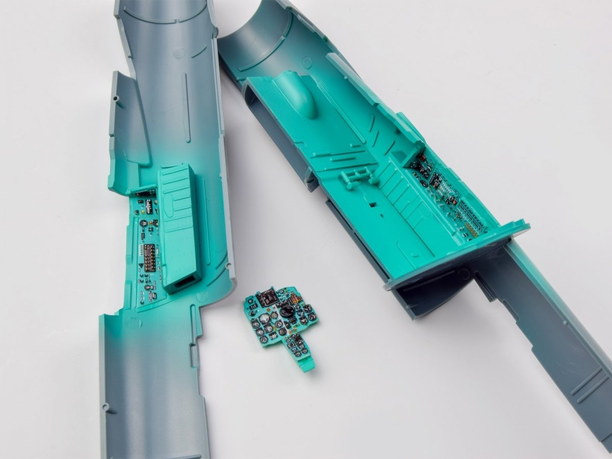 Red Fox Studio QS-48042 MiG-21 MF Fishbed J 1/48 – image 7