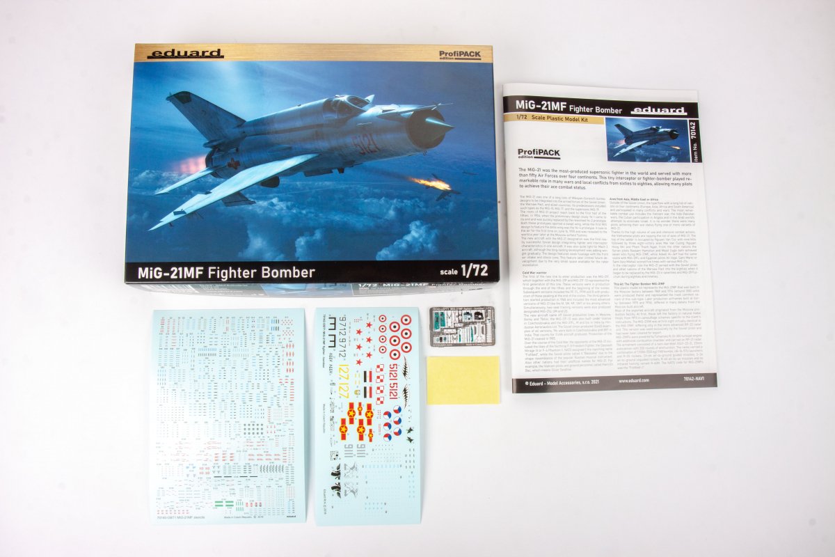 Eduard 70142 MiG-21MF Fighter Bomber 1/72 – image 3