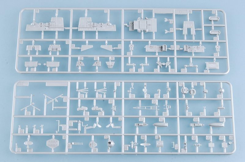 Trumpeter 05723 Ukraine Navy Slava Class Cruiser Vilna Ukraina 1/700 – image 7