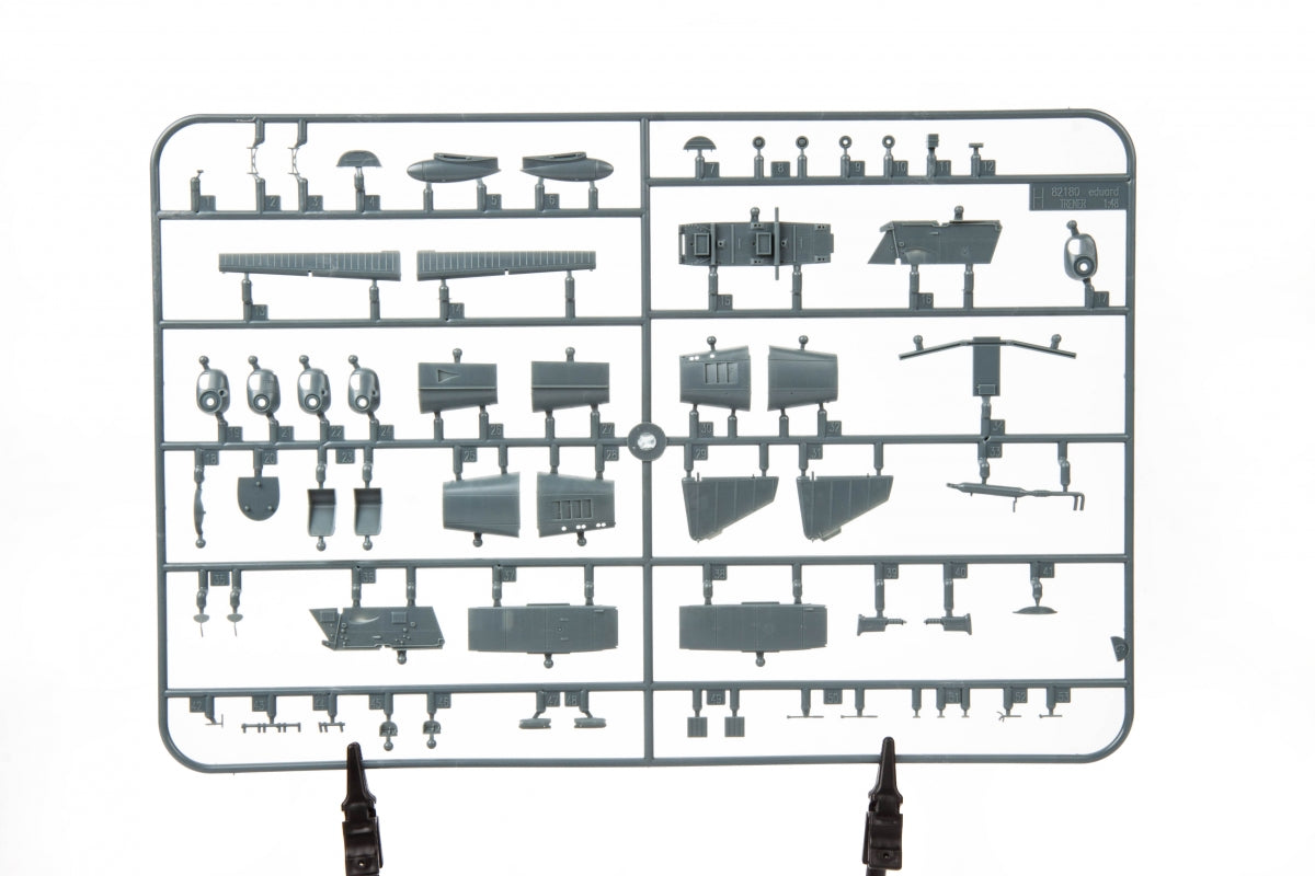 Eduard 82185 Z-526 Trenér Master 1/48 – Bild 8