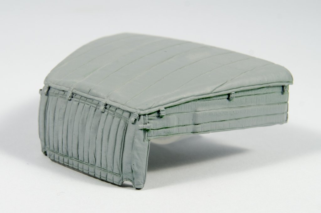 Panzer Art RE35-366 URAL 4320 engine deck with canvas cover 1/35 – image 3